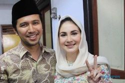 PILKADA TRENGGALEK 2015 : Pesaing Suami Arumi Bachsin Mengaku Kalah