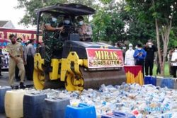 MIRAS MADIUN : Polres Madiun Lindas 5.485 Liter Arak Jowo