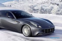 MOBIL FERRARI : Hatchback Ferrari FF Ganti Baju, Meluncur 2017