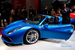 RECALL MOBIL : Ferrari Recall California T Convertible