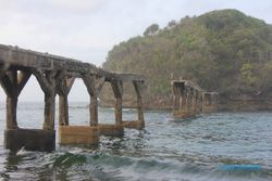 WISATA MALANG : Pantai Jembatan Panjang dan Mitos Mahluk Halus