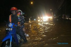 BANJIR SOLORAYA : Sukoharjo Kebanjiran, Rumdin Bupati Wardoyo Tergenang