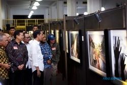 PAMERAN FOTOGRAFI : Kunjungi Pameran Foto Jurnalistik, Jokowi: Yang Foto Nakal-Nakal