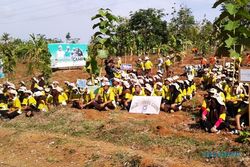 HARI MENANAM POHON : Green Camp di Madiun Diramaikan 500 Siswa