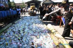 OPERASI CIPTA KONDISI : Ratusan Botol Miras Disita dari 3 Penjual