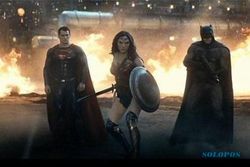 BOX OFFICE HOLLYWOOD : Ramai Dikritik, Batman v Superman Pecahkan Rekor Box Office