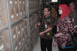 DOKUMEN KEPENDUDUKAN : Wah, Semarang Simpan Arsip Penduduk Sejak Zaman Belanda