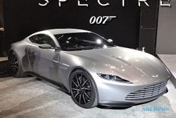 MOBIL BARU ASTON MARTIN : Aston Martin Resmi Kenalkan DB11, Maret Mendatang