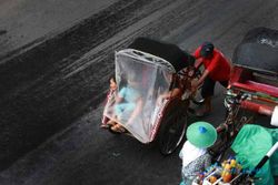 FOTO TRANSPORTASI TRADISIONAL : Becak Kayuh tetap Jadi Ikon