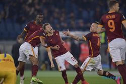 LIGA ITALIA 2015/2016 : Roma Bertekad Gusur Napoli