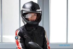 AKSESORI MOTOR : Canggih, Kacamata Bejita Dragon Ball Hadir di Helm BMW