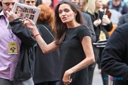KABAR ARTIS : Kurus Kering, Ini Foto Angelina Jolie yang Hampir Tinggal Tulang