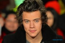 Harry Styles Punya Mata Terindah di Dunia