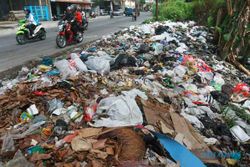 FOTO MASALAH LINGKUNGAN : Kesadaran Rendah, Tempat Sampah Liar Bermunculan