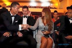 FIFA BALLON D’OR 2015 : Lucu! Lihat Ekspresi Messi Saat Kekasihnya Disalami Ronaldo