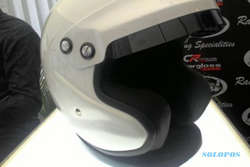HELM ARAI : Arai Luncurkan Helm Untuk Balap Mobil