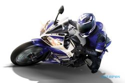SEPEDA MOTOR YAMAHA : Yamaha Siapkan R15 Bermesin DOHC?