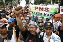TENAGA HONORER SOLORAYA : Ribuan Honorer K2 di Soloraya Tagih Janji Pengangkatan CPNS