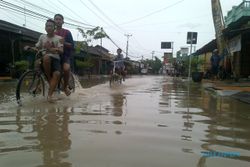 BANJIR SOLORAYA : Banjir Rendam Permukiman di Klaten, Warga Enggan Mengungsi