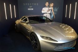 MOBIL JAMES BOND: Dilelang, Aston Martin DB10 Laku Rp47 Miliar