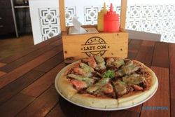 KULINER SOLO : Pizza Lebih Tebal di Lazy Cow Restaurant