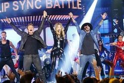 KABAR ARTIS : Gigi Hadid Nyayi Bareng Backstreet Boys di Lip Sync Battle