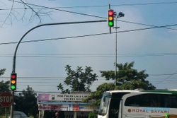 LALU LINTAS BOYOLALI : Lampu Bangjo Bangak Menyala Semua, Pengendara Bingung