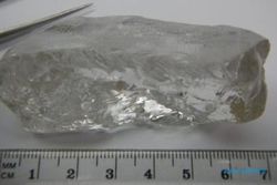 PENEMUAN BARU : Berlian Langka Raksasa Ditemukan di Angola