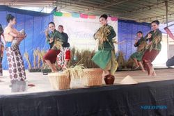 TRADISI GUNUNGKIDUL : Festival Dewi Sri Bagikan 1.000 Nasi Bungkus