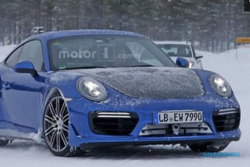 MOBIL PORSCHE : Porsche 911 GTS RS Tertangkap Kamera Sedang Diuji