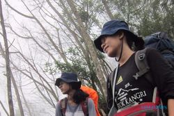 MISI KE HIMALAYA : Pendakian Membawa Misi Kampanye Stop Kekerasan Terhadap Perempuan