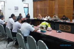 LAHAN PT KAI : Kepala PT KAI Daops VII Madiun Absen Rakor, Legislator Geram