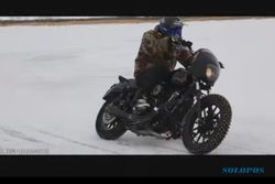 ATRAKSI MOTOR: Intip Serunya Harley Davidson Drifting di Salju