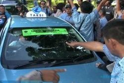 POLEMIK TAKSI UBER-GRAB : Sopir Taksi Tak Ikut Demo Kena Lemparan, Ini Pernyataan CEO Gojek