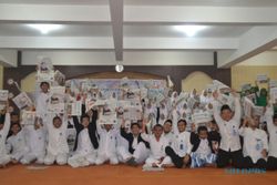 AYO MEMBACA SOLOPOS : Seru, Budayakan Membaca Lewat Media di SMA Al Azhar 7 Solo Baru