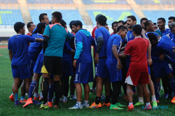 PIALA BHAYANGKARA : Arema Tetap Gunakan Jersey Lama