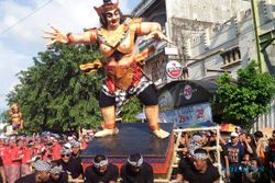 KARNAVAL SEMARANG : Keterbatasan Kemampuan Seniman Alasan Ogoh-Ogoh Didatangkan dari Bali...