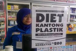 KANTONG PLASTIK BERBAYAR : Program Plastik Berbayar Belum Berdampak Penurunan Sampah