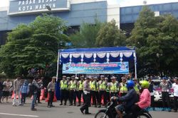 OPERASI SIMPATIK 2016 : Polresta Madiun Tertibkan Parkir di Jl. Panglima Sudirman