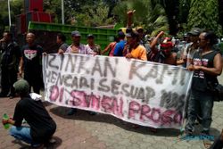 DEMO DI JOGJA : Ratusan Penambang Pasir Gerudug DPRD DIY