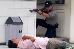 FOTO TEROR SEMARANG : Polisi Semarang Bersiap Lawan Teroris
