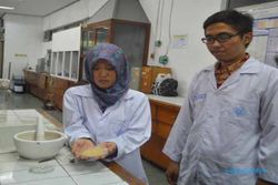 PENELITIAN MAHASISWA : Wow, Mahasiswa UGM Kembangkan Biji Durian Menjadi Kantong Plastik