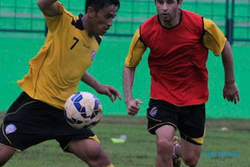 PIALA BHAYANGKARA : Hadapi Sriwijaya FC, Arema Latihan Malam