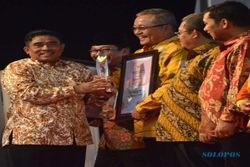 PENGHARGAAN PEMERINTAH : Pemprov Jateng Raih Penghargaan Provinsi Terbaik