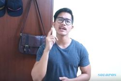 YOUTUBE ANAK JOKOWI : Kaesang Bikin Video di Kamar, Kok Ada Tas Cewek?