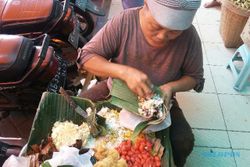 KULINER PONOROGO : Manis Legit Jajanan Pasar Ponorogo Menggugah Selera