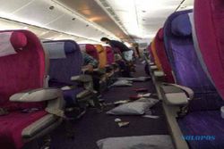 KECELAKAAN PESAWAT : Turbulensi, 1 Penumpang & 5 Awak Pesawat Terluka