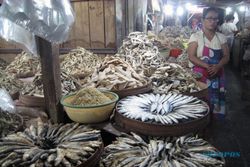 FOTO IKAN ASIN : Harga Ikan Asin Tak Terpengaruh Turunnya Harga BBM