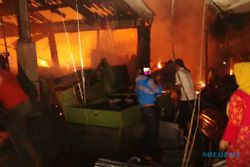 KEBAKARAN KARANGANYAR : Pedagang Pasar Karangpandan Korban Kebakaran Mulai Berjualan