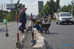 LALU LINTAS SUKOHARJO : Cegah Lakalantas, Jalan Solo-Sukoharjo Dipasang Median Jalan